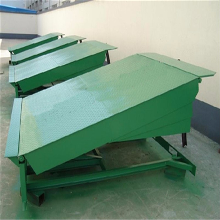 1476498876820112.jpg 升降舞臺(tái)