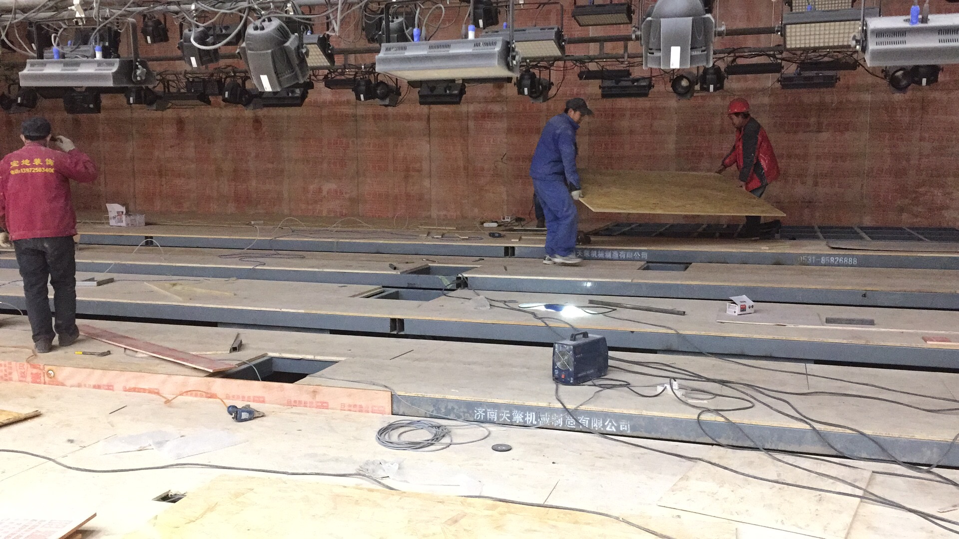 升降階梯舞臺安裝現(xiàn)場