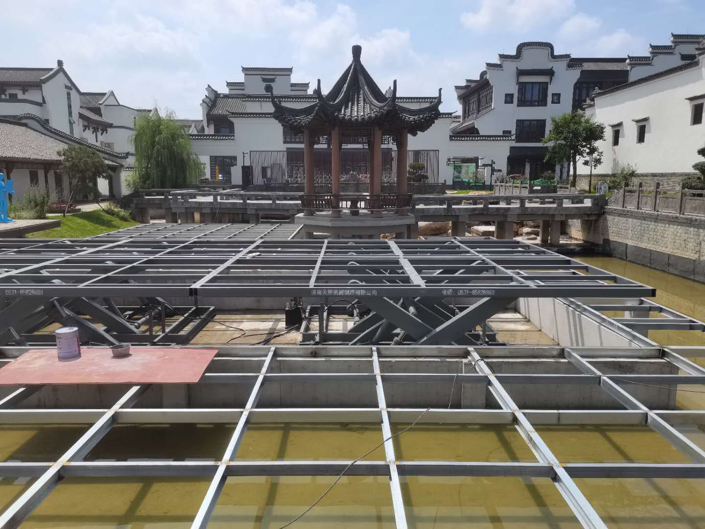 水中升降舞臺(tái)