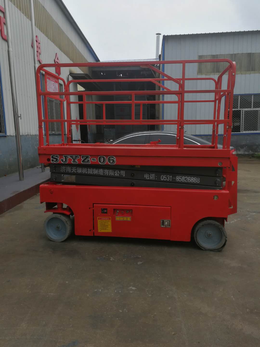 6米全自行剪叉式升降機(jī)發(fā)往浙江