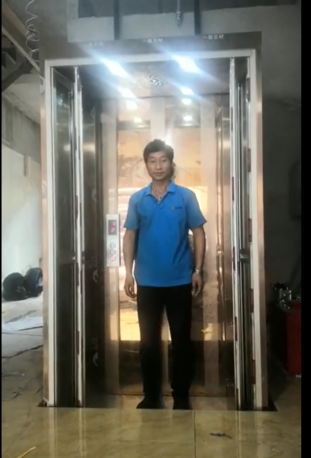 家用電梯安裝調試完畢