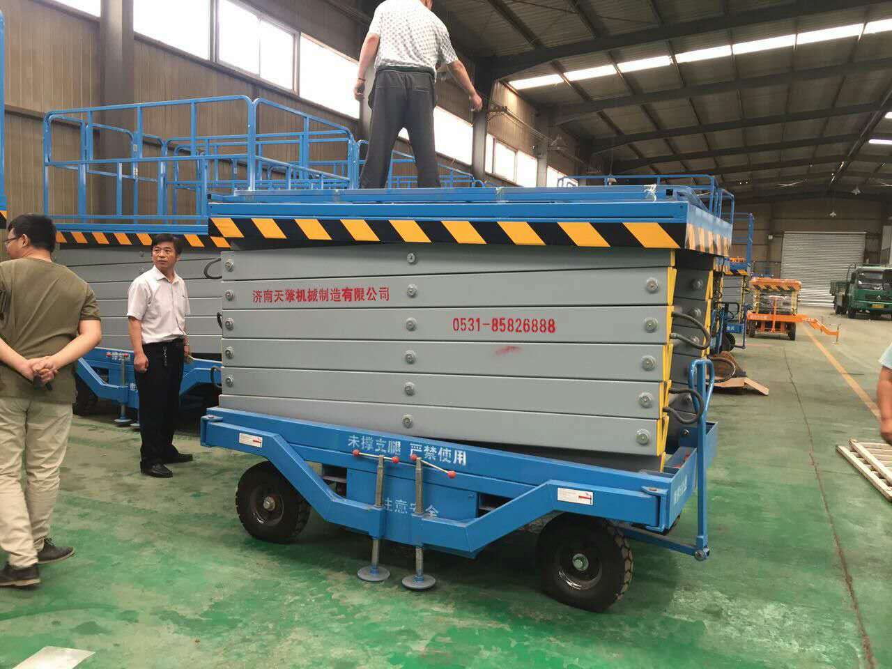 河北衡水SJY0.5-12移動(dòng)剪叉式升降平臺(tái)發(fā)貨